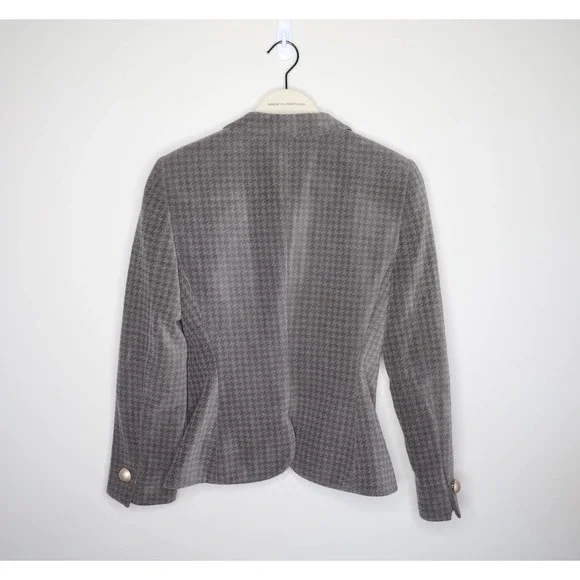 SOLD Giorgio Armani blazer - Picture 2 of 11